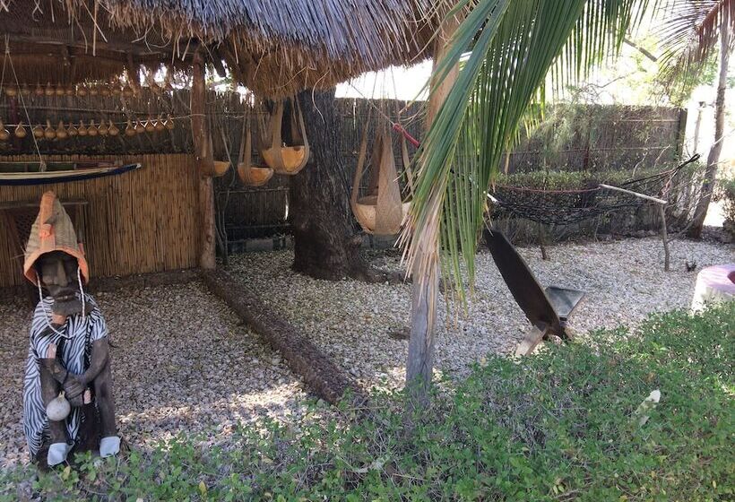 هتل Africa Strike Lodge