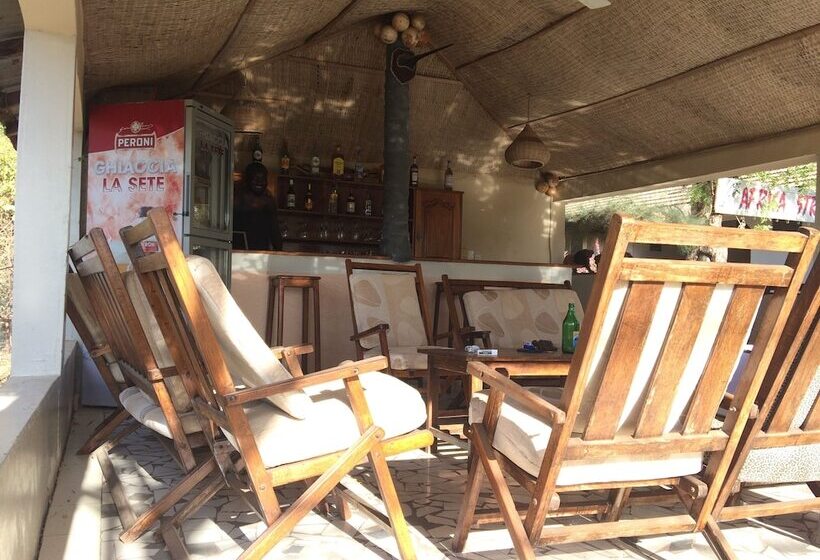 هتل Africa Strike Lodge