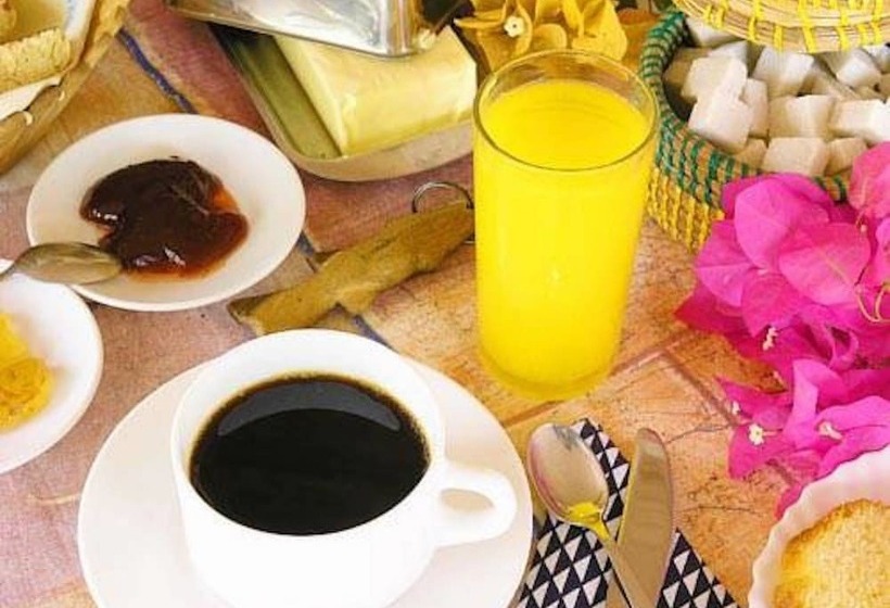 هتل Africa Strike Lodge