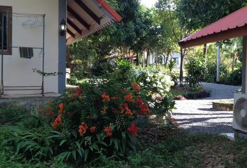 Hotelli Areeya Resort