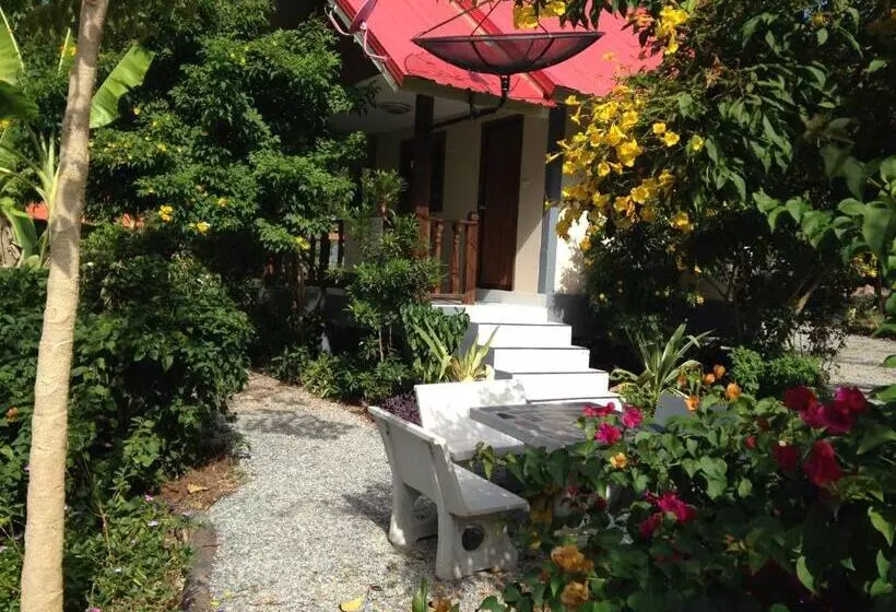 Hotelli Areeya Resort