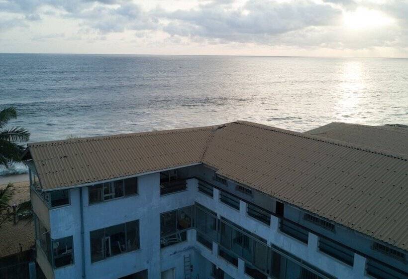 هتل Atlantis Beach