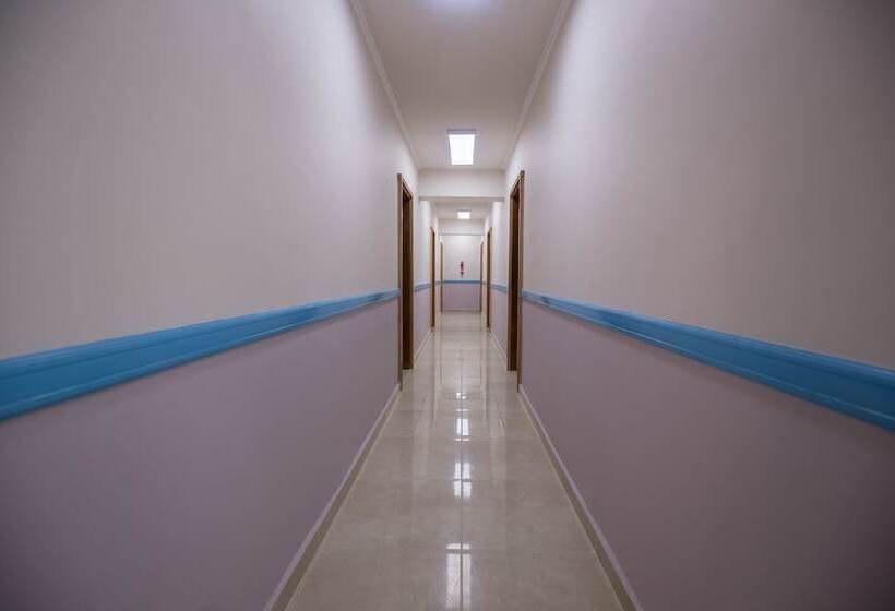 هتل Atlantis Beach