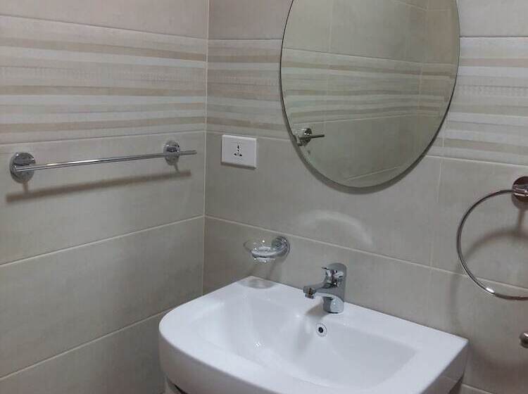 هتل Atlantis Beach