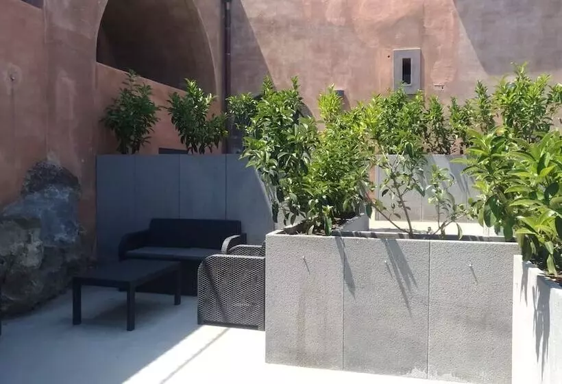 Hotelli Firriato Hospitality Cavanera Etnea Resort & Wine Experience