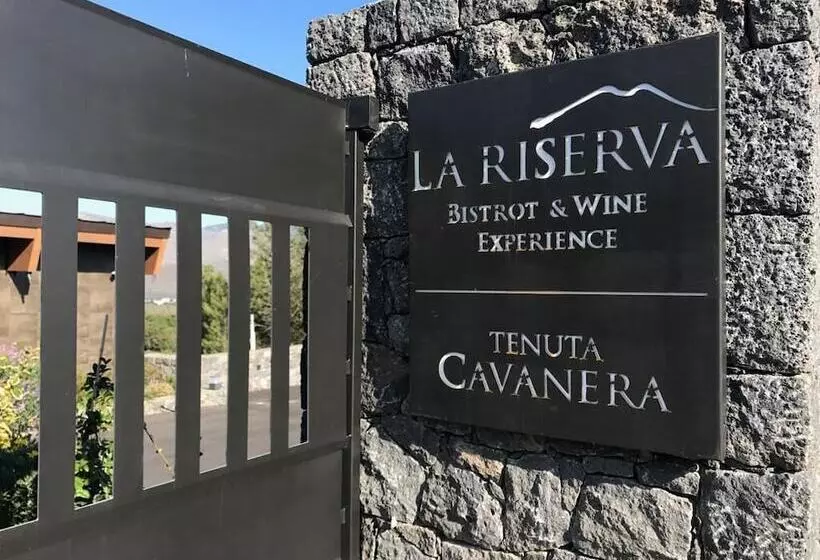 Hotelli Firriato Hospitality Cavanera Etnea Resort & Wine Experience