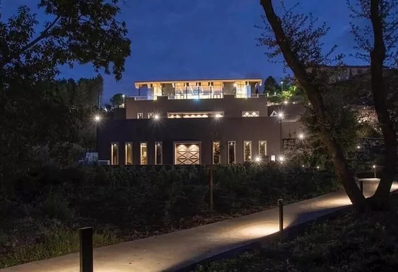 Hotelli Firriato Hospitality Cavanera Etnea Resort & Wine Experience