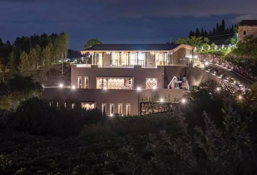 Hotelli Firriato Hospitality Cavanera Etnea Resort & Wine Experience
