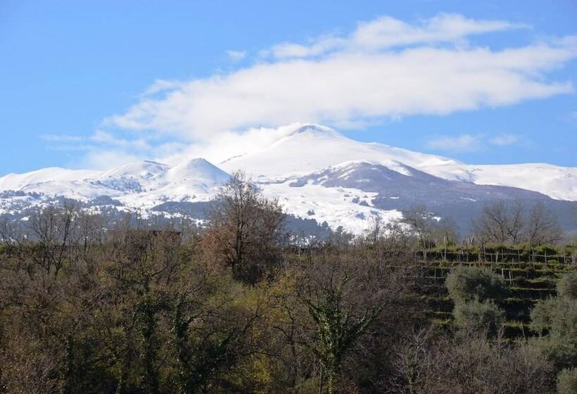 ホテル Firriato Hospitality Cavanera Etnea Resort & Wine Experience