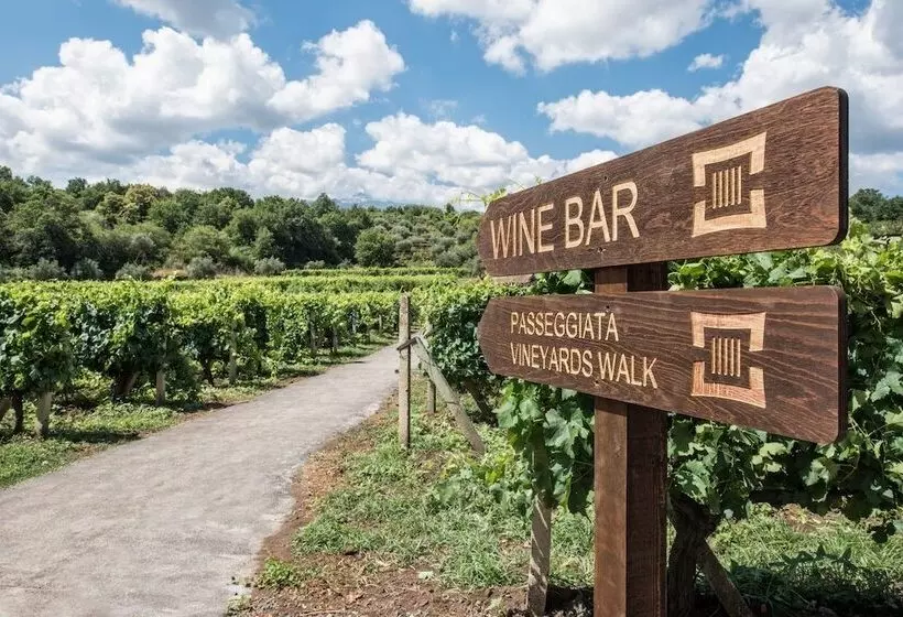 Hotelli Firriato Hospitality Cavanera Etnea Resort & Wine Experience