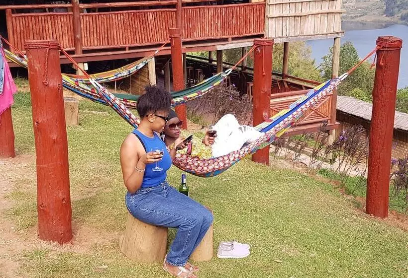 هتل Hawk S Eye Lodge Bunyonyi