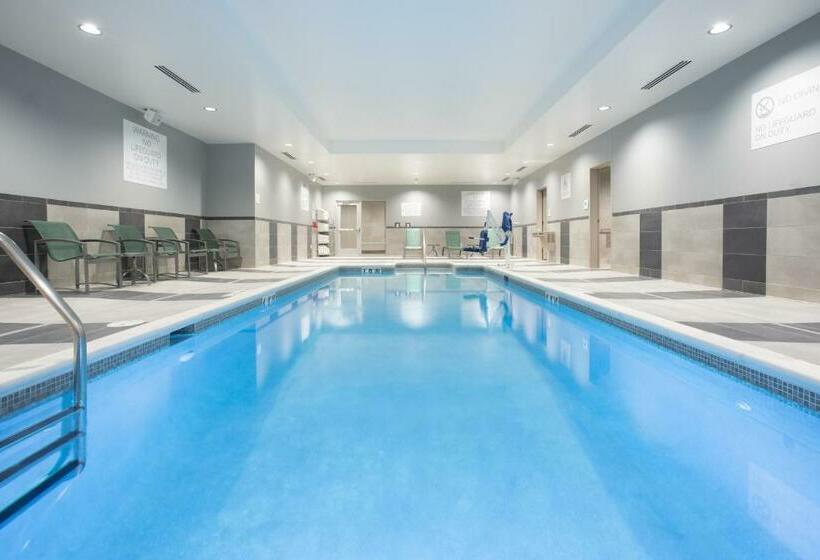 هتل Hilton Garden Inn Omaha Aksarben Village