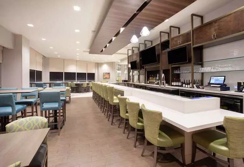ホテル Hilton Garden Inn Omaha Aksarben Village