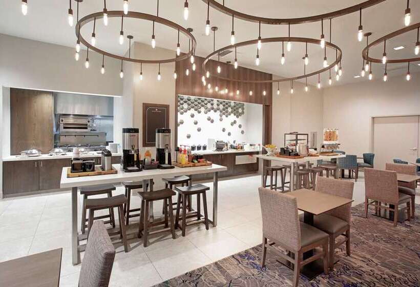 هتل Hilton Garden Inn Omaha Aksarben Village