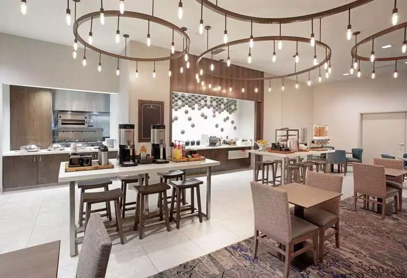 ホテル Hilton Garden Inn Omaha Aksarben Village
