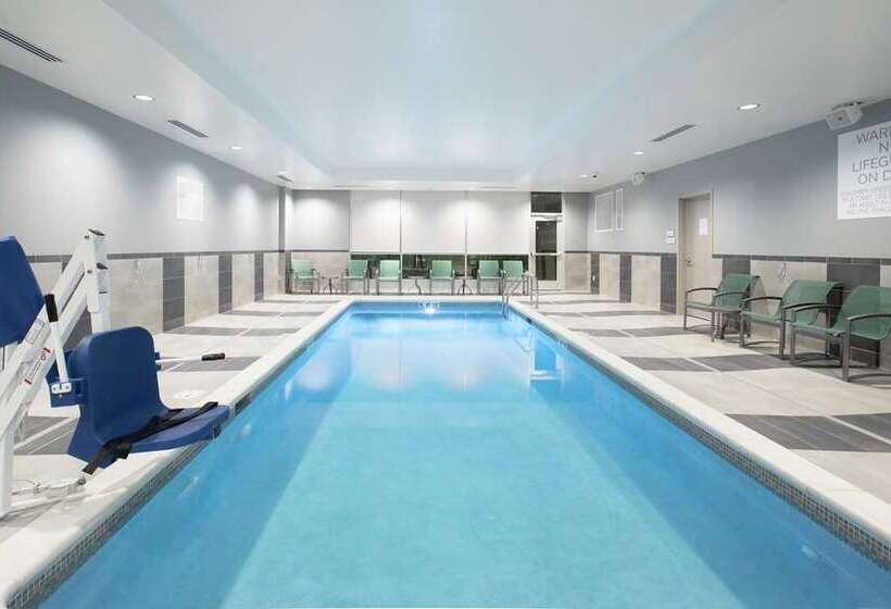 هتل Hilton Garden Inn Omaha Aksarben Village