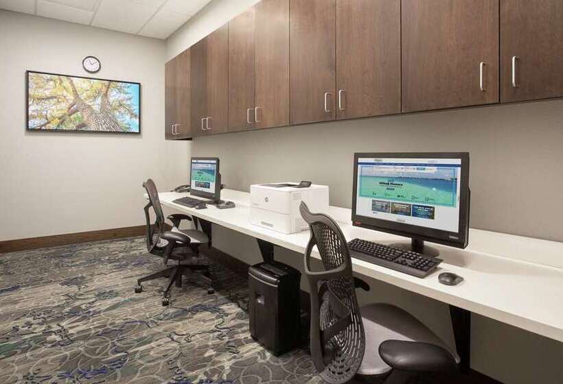 هتل Hilton Garden Inn Omaha Aksarben Village