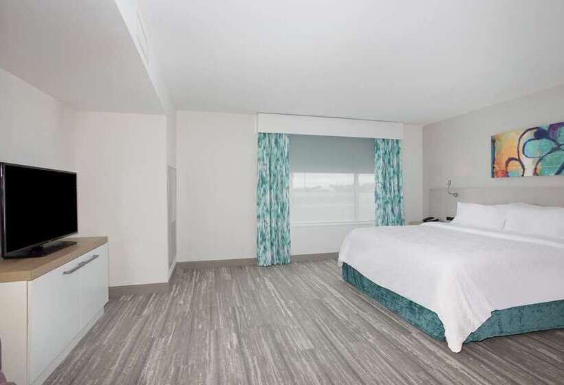 هتل Hilton Garden Inn Omaha Aksarben Village