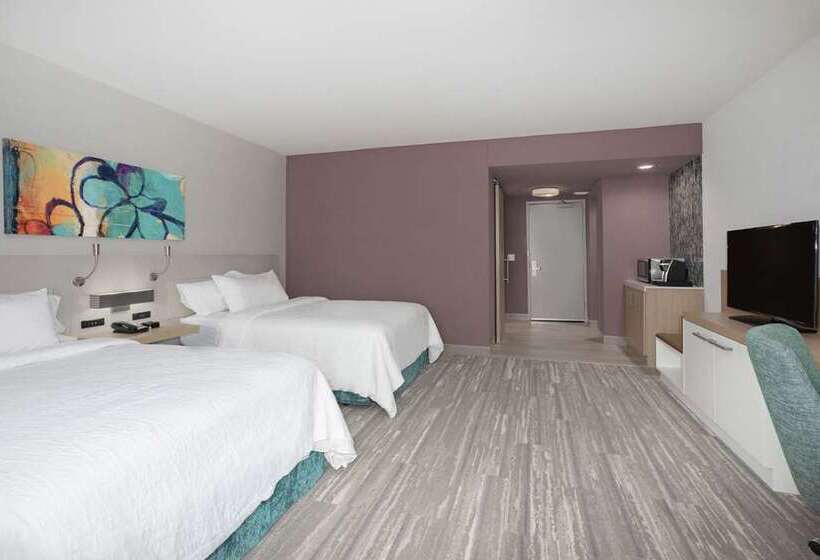 هتل Hilton Garden Inn Omaha Aksarben Village