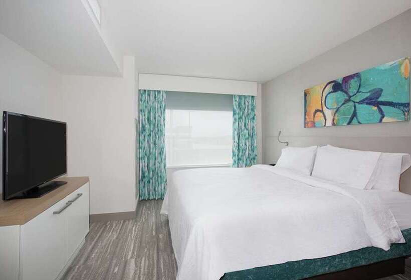 هتل Hilton Garden Inn Omaha Aksarben Village