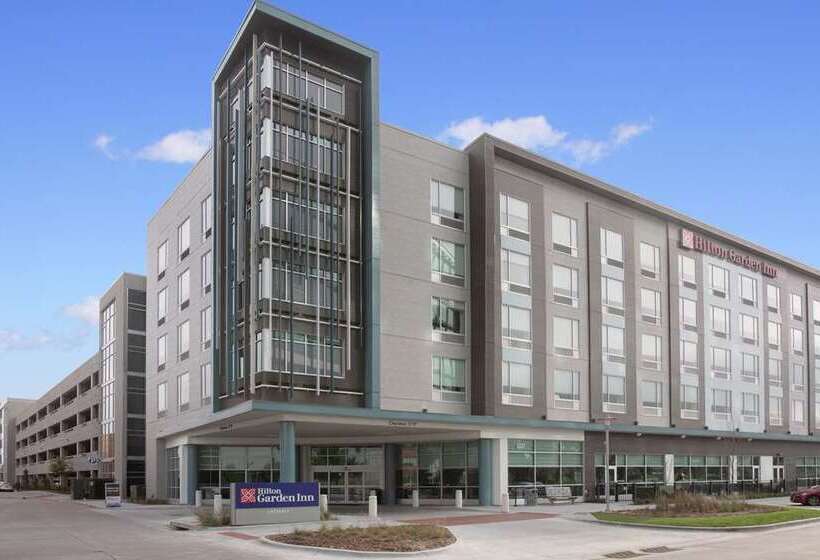 هتل Hilton Garden Inn Omaha Aksarben Village