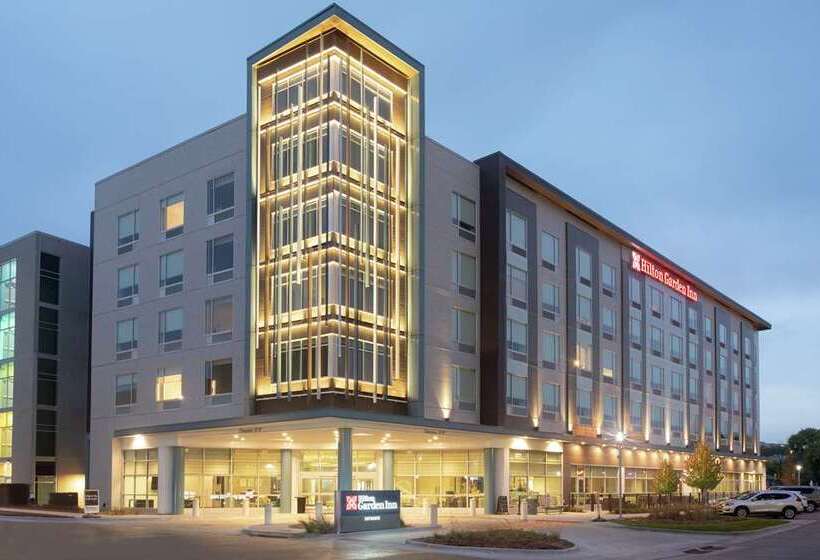 هتل Hilton Garden Inn Omaha Aksarben Village