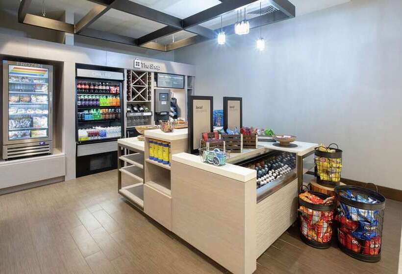 هتل Hilton Garden Inn Omaha Aksarben Village