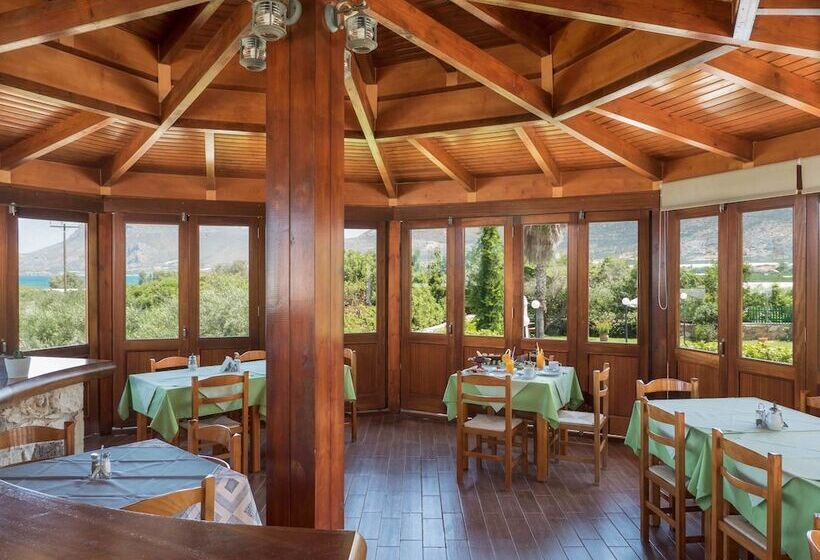 ホテル Petritos Rooms And Studios