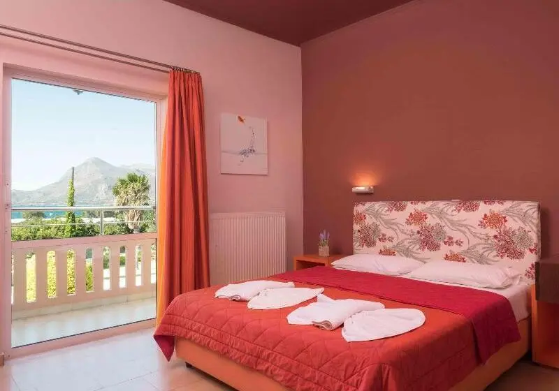 Hotelli Petritos Rooms And Studios