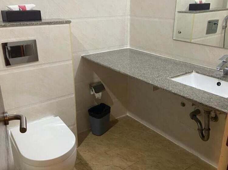 בית מלון כפרי Triguna Clarks Inn Kurnool