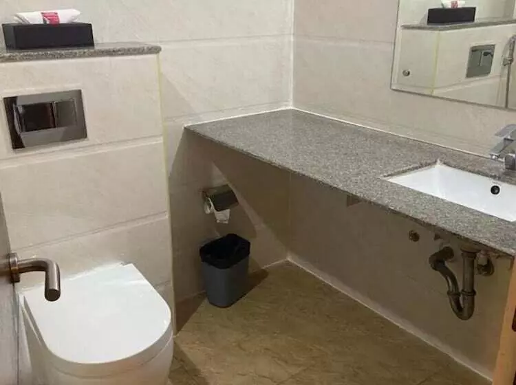 Hotelli Triguna Clarks Inn Kurnool