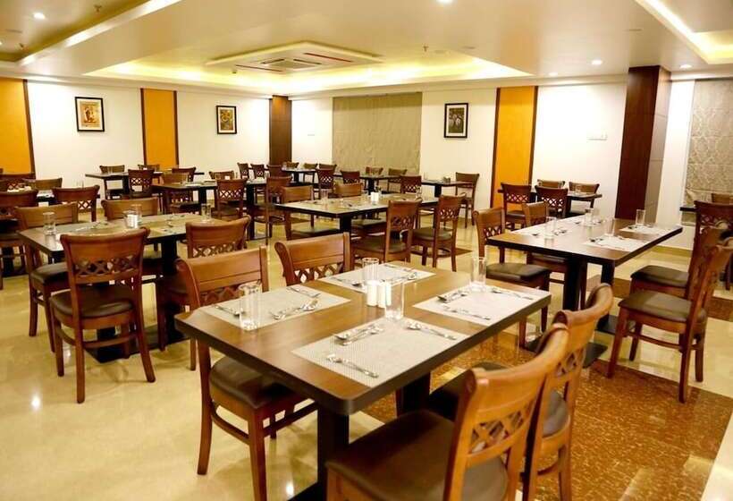 בית מלון כפרי Triguna Clarks Inn Kurnool