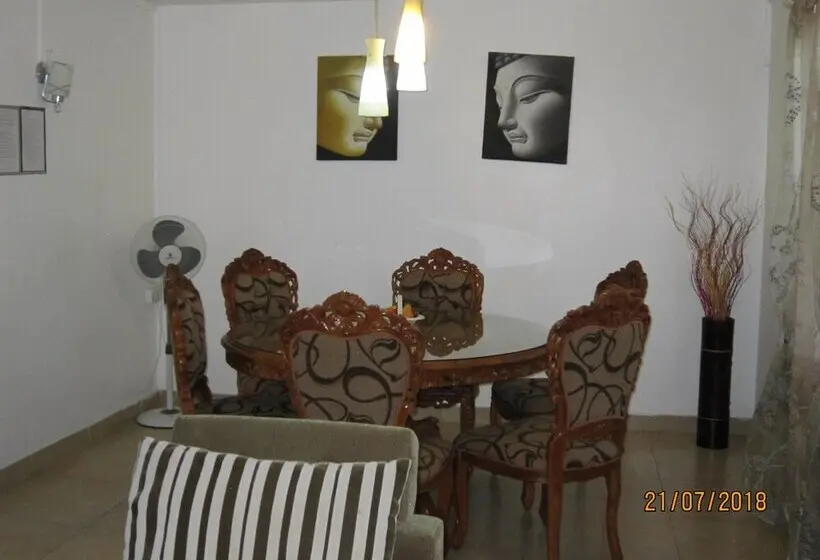 Jolie Villa Santa