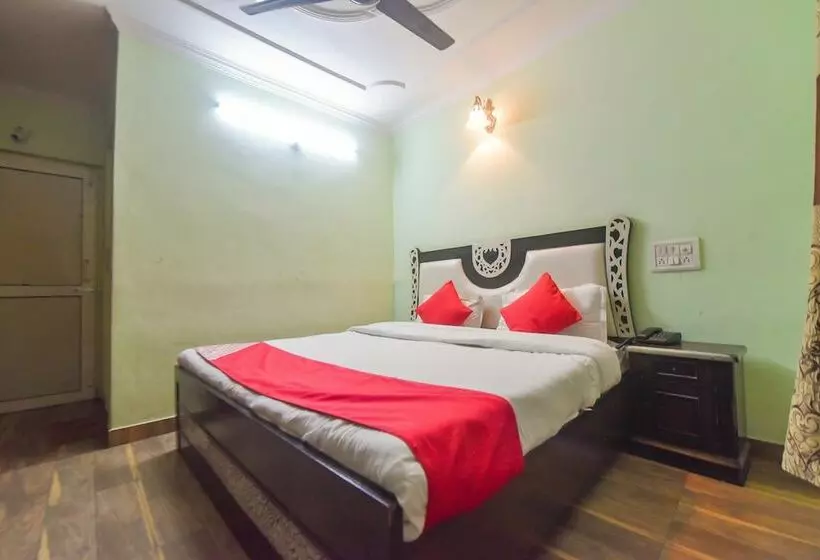 Oyo 10566 Hotel Shanti Guest House
