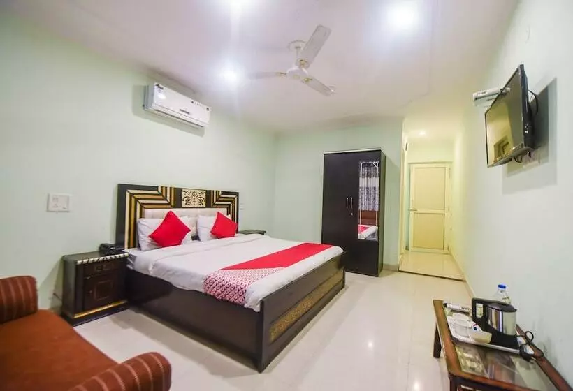 Oyo 10566 Hotel Shanti Guest House