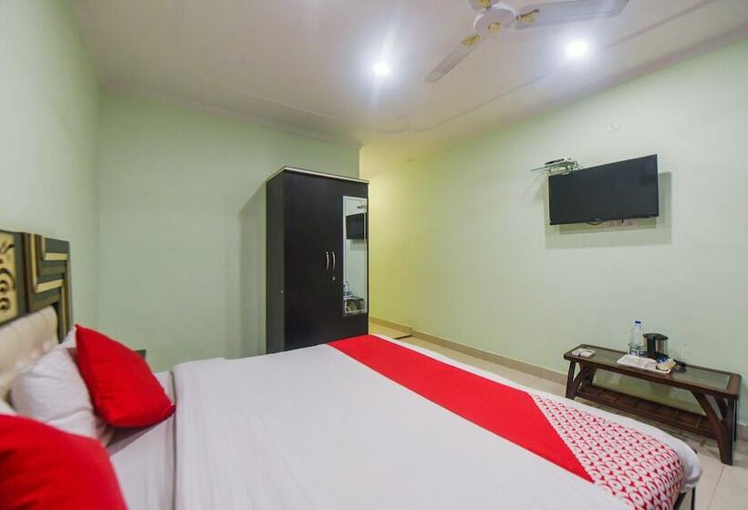 Oyo 10566 Hotel Shanti Guest House