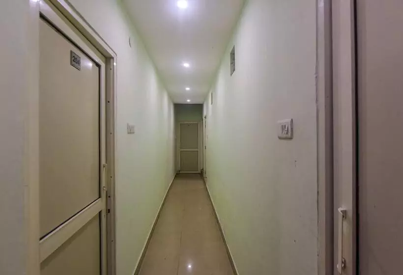 Oyo 10566 Hotel Shanti Guest House