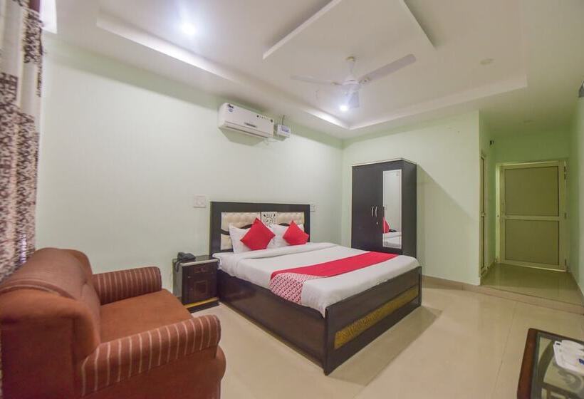 Oyo 10566 Hotel Shanti Guest House