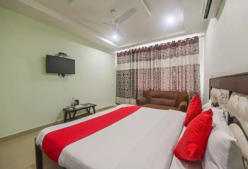 Oyo 10566 Hotel Shanti Guest House