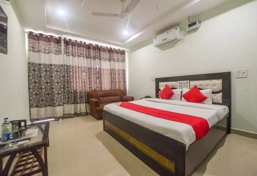 Oyo 10566 Hotel Shanti Guest House
