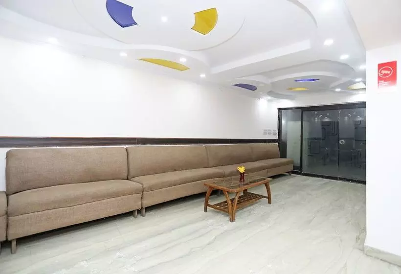 Oyo 11063 Hotel Suncity