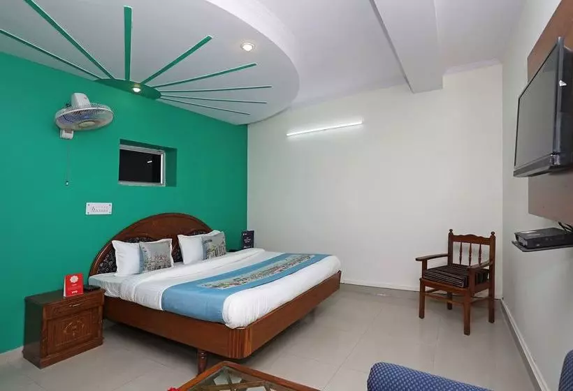 Oyo 11063 Hotel Suncity