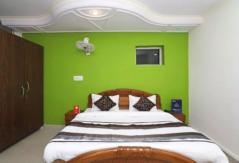 Oyo 11063 Hotel Suncity