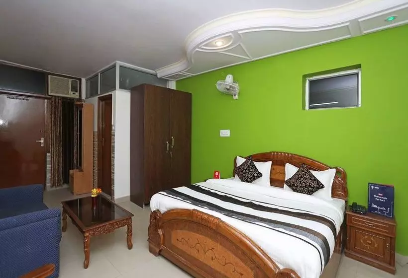 Oyo 11063 Hotel Suncity