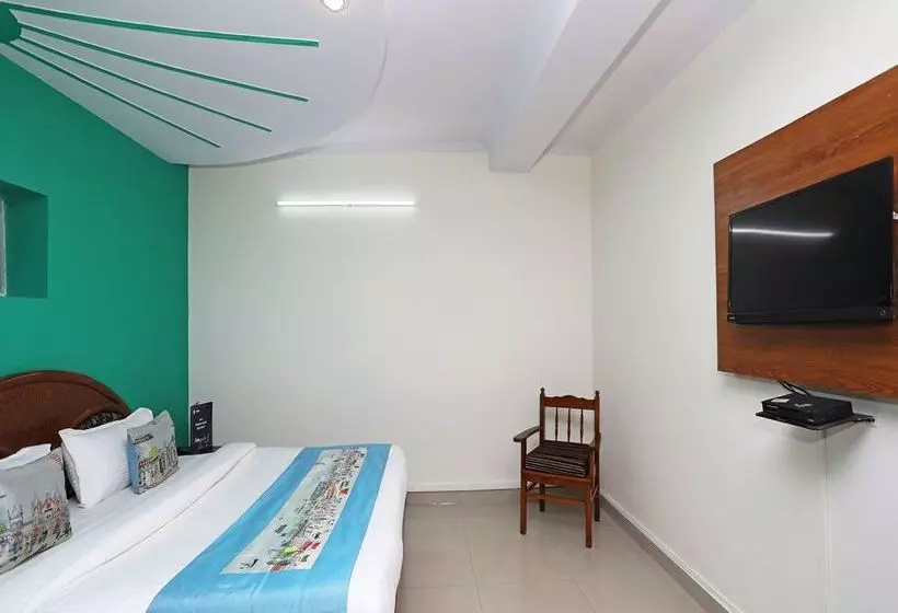 Oyo 11063 Hotel Suncity