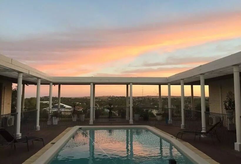 Majatalo Fairway Manor Accomodation