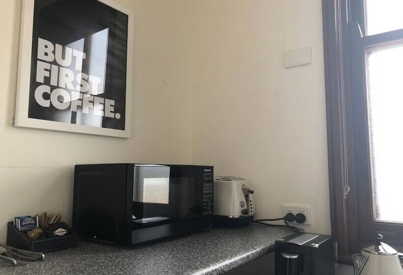 Пансион Fairway Manor Accomodation