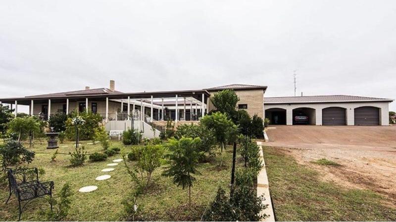 Пансион Fairway Manor Accomodation