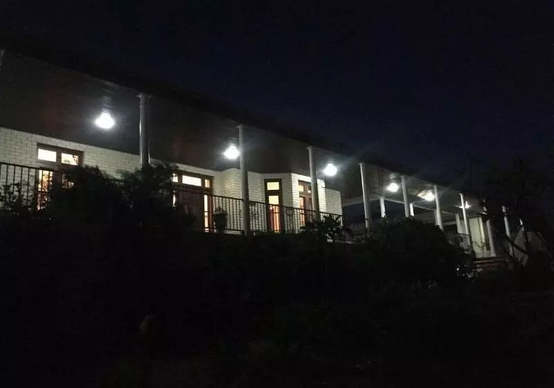 Majatalo Fairway Manor Accomodation