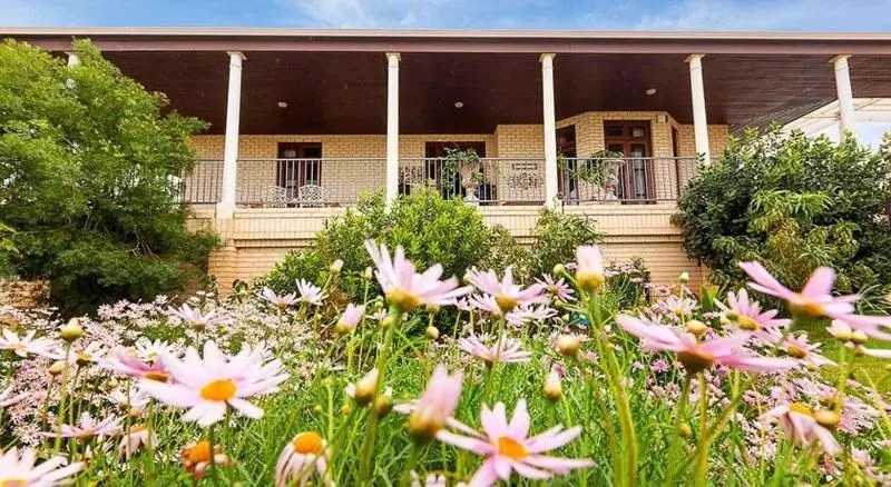 Majatalo Fairway Manor Accomodation